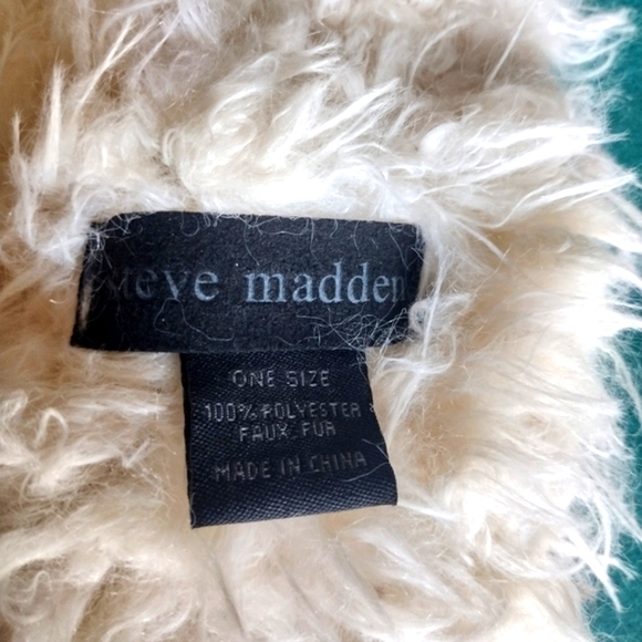 LIKE NEW Steve Madden Cowl Infinity Neck Scarf - Picture 3 of 3